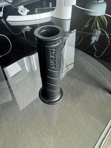Nieuw Handvat Rechts voor Ducati Monster 821, 1200 & 1200s beschikbaar voor biedingen
