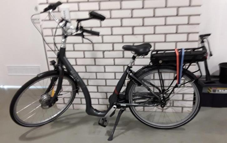 Stella Nantes (extra lage instap), Fietsen en Brommers, Elektrische fietsen, Zo goed als nieuw, Overige merken, 50 km per accu of meer