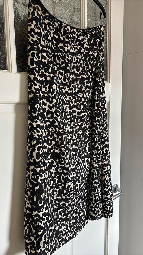 Fabienne chapot rok maat 36 zwart ecru nieuwstaat, Kleding | Dames, Rokken, Zo goed als nieuw, Maat 36 (S), Zwart, Onder de knie