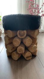 Houten poef met bruin/wit vacht zitting, LOFT, Ophalen, Minder dan 50 cm, Rond, Zo goed als nieuw