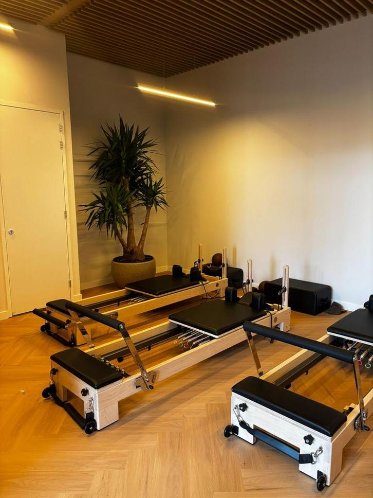 4 x professionele Elina Reformer Bank - Zgan! Zie factuur., Sport en Fitness, Fitnessmaterialen, Nieuw, Fitnessbank, Buik, Ophalen