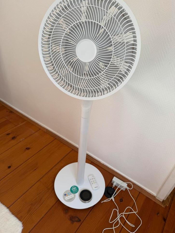 Duux Whisper Flex Ultimate smart ventilator, Witgoed en Apparatuur, Ventilatoren, Zo goed als nieuw, Statiefventilator, Ventilator met afstandsbediening