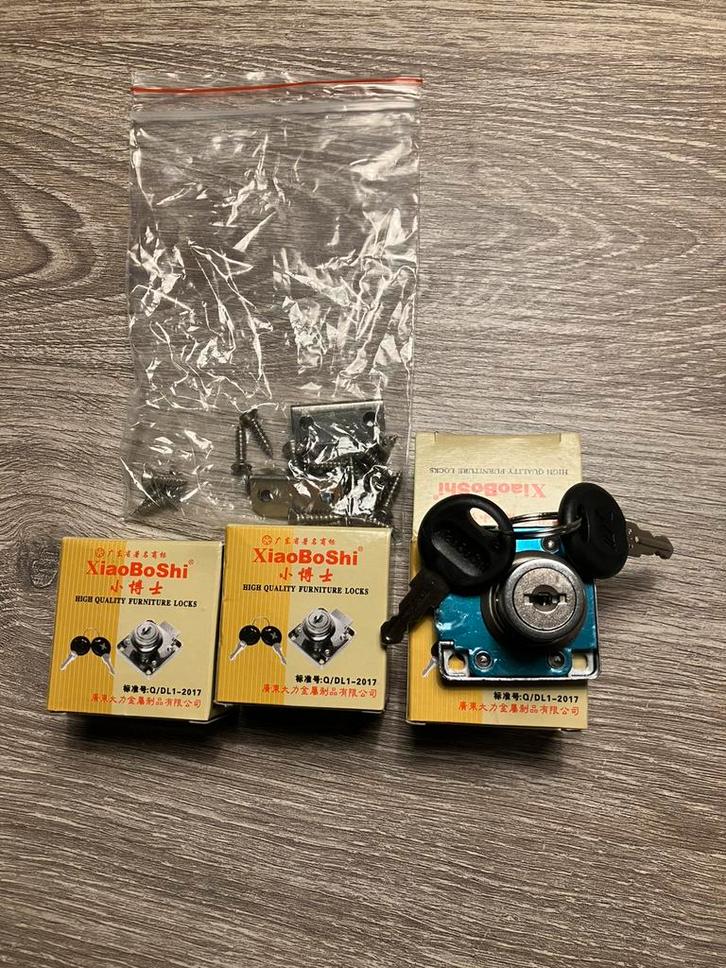 Meterkast of kast slotjes, Huis en Inrichting, Kasten | Lockerkasten, Nieuw, Ophalen of Verzenden