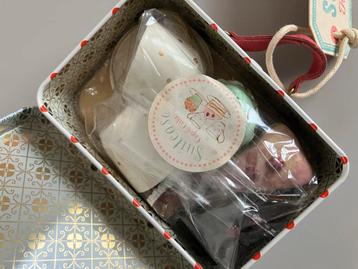 Maileg Koekjes & Kopjes in Koffer - Grote Formaat beschikbaar voor biedingen