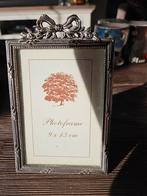 Zilveren Fotolijst met Strik nostalgisch, Ophalen of Verzenden, Gebruikt