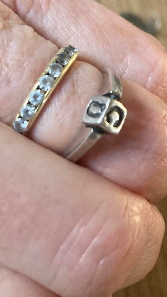 Mooie oude zilveren ring met ABC, Gebruikt, Verzenden, 17 tot 18, Dame