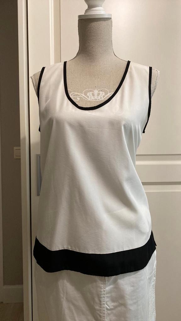 Top Roomwit met zwarte bies Maat L Merk Transfer, Kleding | Dames, Tops, Zo goed als nieuw, Maat 42/44 (L), Wit, Zonder mouw, Ophalen of Verzenden