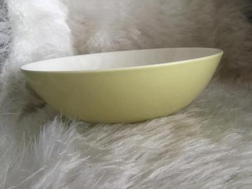 Pastelgele schaal Royal Sfinx Maastricht P. Regout. beschikbaar voor biedingen