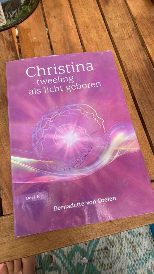 Bernadette von Dreien - Tweeling als licht geboren, Boeken, Esoterie en Spiritualiteit, Zo goed als nieuw, Achtergrond en Informatie