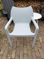 5 Lichtgrijze Kunststof Tuinstoelen - Stapelbaar, Tuin en Terras, Tuinstoelen, Ophalen, Zo goed als nieuw, Kunststof