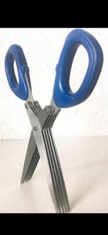 handig & snel: TUINKRUIDEN- / ‘SHREDDER’-  SCHAAR beschikbaar voor biedingen