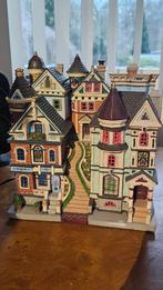 Lemax Facade Houses on a Hill, Ophalen of Verzenden, Zo goed als nieuw