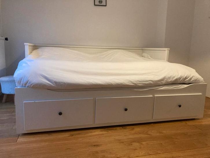 Ikea Hemnes uitschuif bedbank wit, 80x200 / 160x200, Huis en Inrichting, Slaapkamer | Bedden, Zo goed als nieuw, Tweepersoons