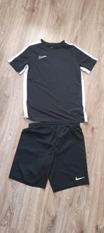 Nike sport/voetbal setje, Kinderen en Baby's, Kinderkleding | Maat 164, Ophalen of Verzenden, Zo goed als nieuw, Jongen of Meisje