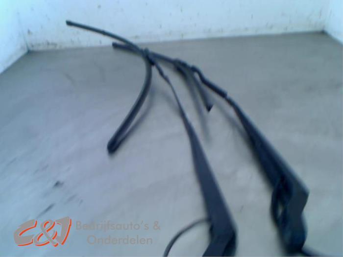 Ruitenwisserarm voor van een Mercedes Vito, Auto-onderdelen, Ruiten en Toebehoren, Mercedes-Benz, Gebruikt, 3 maanden garantie