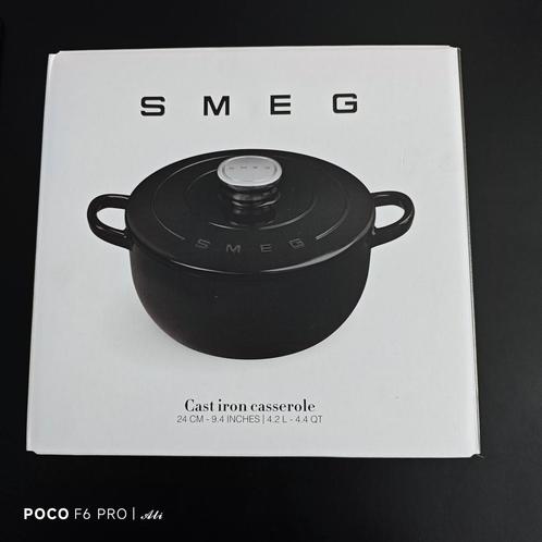 SMEG gietijzeren braadpan – 24 cm, Huis en Inrichting, Keuken | Potten en Pannen, Nieuw, Koekenpan of Braadpan, Gietijzer, Ophalen of Verzenden