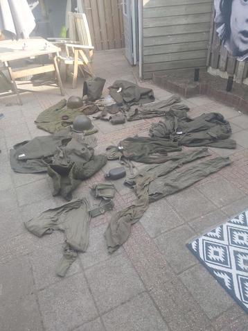militaria koninklijke landmacht Nederland  beschikbaar voor biedingen