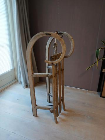 Antieke Houten Sierslede beschikbaar voor biedingen