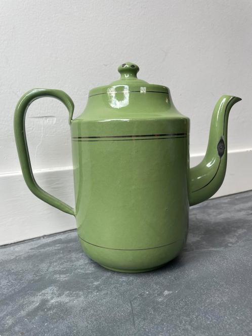 Vintage groene metalen theepot – retro, met gebruikssporen, Antiek en Kunst, Antiek | Emaille, Ophalen