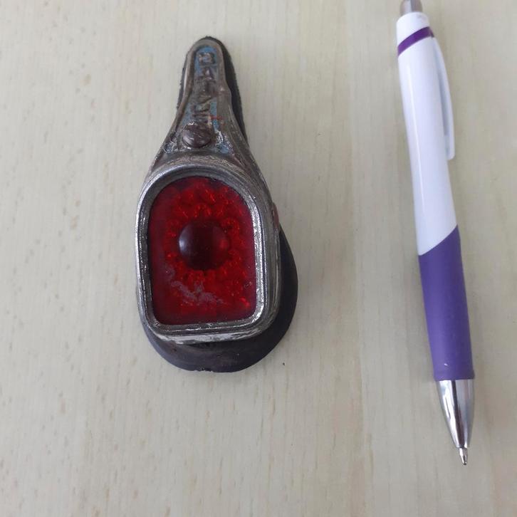 Batavus , oud batavus achterlicht - Reflector heel, Fietsen en Brommers, Fietsonderdelen, Ophalen