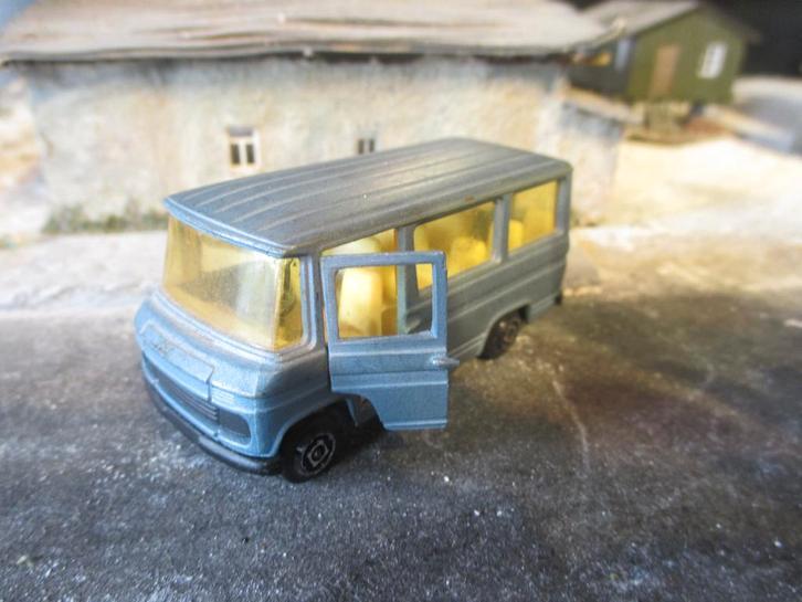 1:64 Mercedes Benz T2 406 / 408 / 608 / 610 Guisval 1970's, Hobby en Vrije tijd, Modelauto's | Overige schalen, Zo goed als nieuw