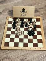 Nomas Schaakspel met Homas  Bord  Orginele Stukken, Een of twee spelers, Ophalen of Verzenden, Zo goed als nieuw, Reisspel