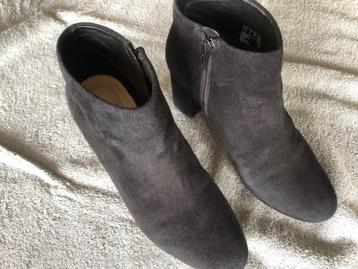 dames schoenen beschikbaar voor biedingen