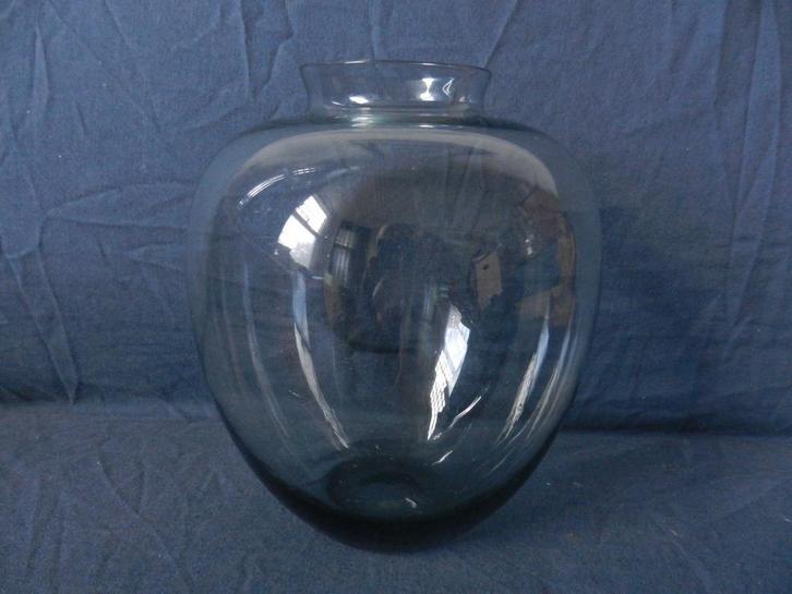 Glazen vaas Andries Copier 1964 grijs/staalblauw h 19,6 cm, Antiek en Kunst, Antiek | Glas en Kristal, Ophalen of Verzenden