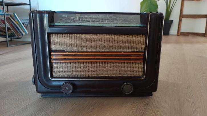 NSF (later Philips) H207U vintage radio 1947 (?), Bakeliet, Audio, Tv en Foto, Radio's, Gebruikt, Radio, Ophalen
