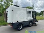 Ravo 580 veegmachine EURO 5 met derde borstelarm 2013, Ophalen