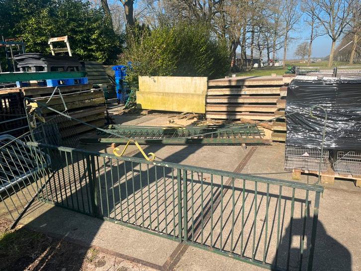 Nostalgisch tuinhek ruim 24 m Vintage oud smeedijzer 7x hek, Tuin en Terras, Tuinhekken en Hekwerk, Gebruikt, Sierhekwerk, IJzer