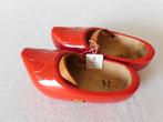 Vintage houten klompjes, maat 14, in rood met leren bandje,, Ophalen of Verzenden, Overige typen