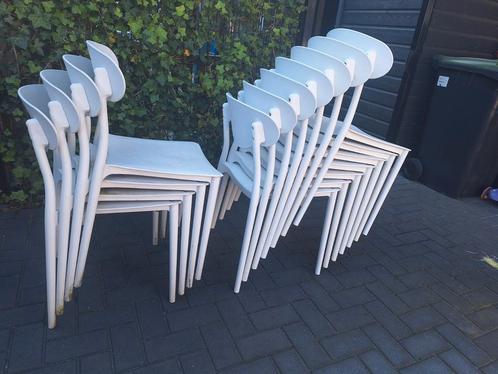 Witte, stapelbare kunststof tuinstoelen 11 stuks, Tuin en Terras, Tuinstoelen, Gebruikt, Kunststof, Ophalen of Verzenden