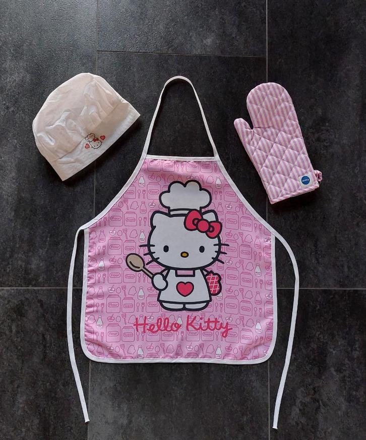 Hello Kitty schortje, koksmuts, ovenwanten, bakvorm, Kinderen en Baby's, Kinderspulletjes, Gebruikt, Ophalen of Verzenden