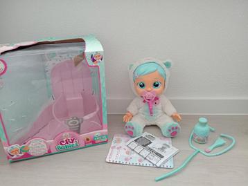 Cry babies Kristal wordt ziek beschikbaar voor biedingen