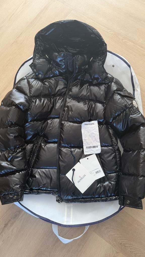 Moncler Maya jas maat 2 / M, Ophalen of Verzenden, Zo goed als nieuw, Maat 48/50 (M), Zwart