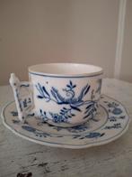 brocante Louis Regout porselein kop en schotel, Antiek en Kunst, Antiek | Servies los, Ophalen of Verzenden