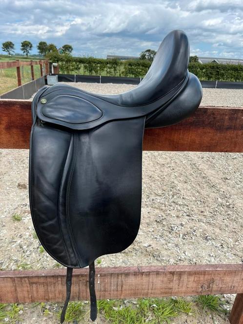 Hulsebos Balance+ 17,5 inch MW boom kalfsleer, Dieren en Toebehoren, Paarden en Pony's | Zadels, Gebruikt, Dressuur, Ophalen of Verzenden