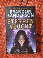 Sterrenvlucht - Brandon Sanderson (Skyward #1), Boeken, Ophalen of Verzenden, Gelezen, Brandon Sanderson