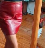 Rode Felle Leren Rok maat M, Kleding | Dames, Rokken, Verzenden, Zo goed als nieuw, Rood
