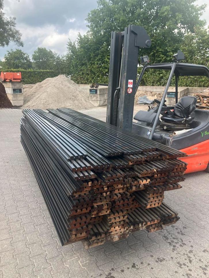 Restpartij ayous 4 rib 34x 190 zwart gespoten, Doe-het-zelf en Verbouw, Hout en Planken, Gebruikt, Plank, Overige houtsoorten