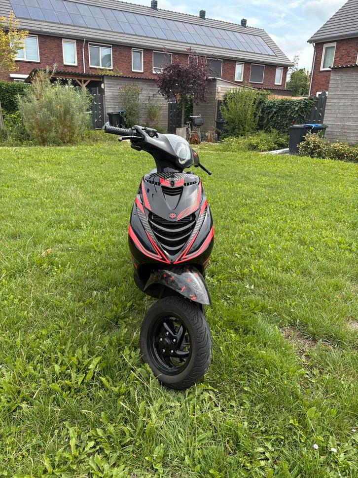 Piaggio Zip SP H2O, Fietsen en Brommers, Scooters | Piaggio, Gebruikt, Zip, Maximaal 45 km/u, Benzine, Ophalen of Verzenden
