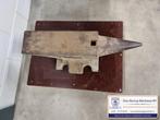 Aambeeld 135kg klinkt goed met goede baan gereedschap, Doe-het-zelf en Verbouw, Gereedschap | Handgereedschap, Ophalen, Gebruikt
