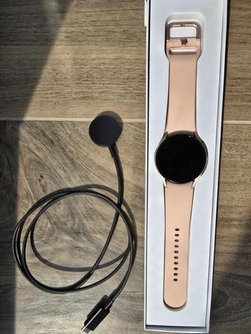 Samsung galaxy watch5 Pink Gold beschikbaar voor biedingen