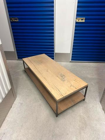 Salontafel massief eikenhout beschikbaar voor biedingen