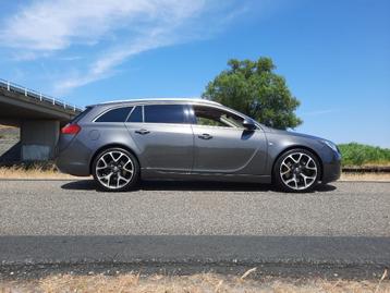 volleder recaro interieur van een opel insignia opc station.