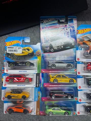 Heel veel hotwheels beschikbaar voor biedingen