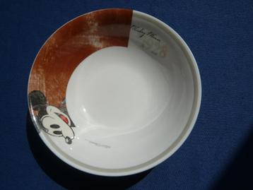 Schaaltje Mickey Mouse beschikbaar voor biedingen