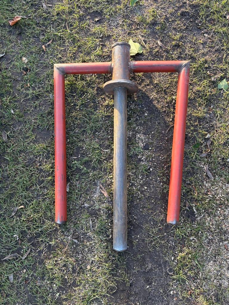 Te huur: Palenrammer / Handhei 25kg - Palen zo de grond in!, Ophalen, Gebruikt