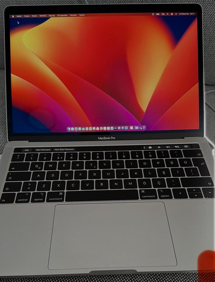 MacBook Pro, Computers en Software, Apple Macbooks, Zo goed als nieuw, MacBook Pro, 13 inch, 2 tot 3 Ghz, 256 GB, 8 GB, Qwerty